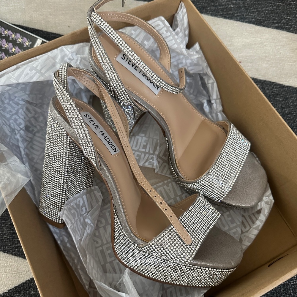 Steve Madden Silver Women's Heels 7.5